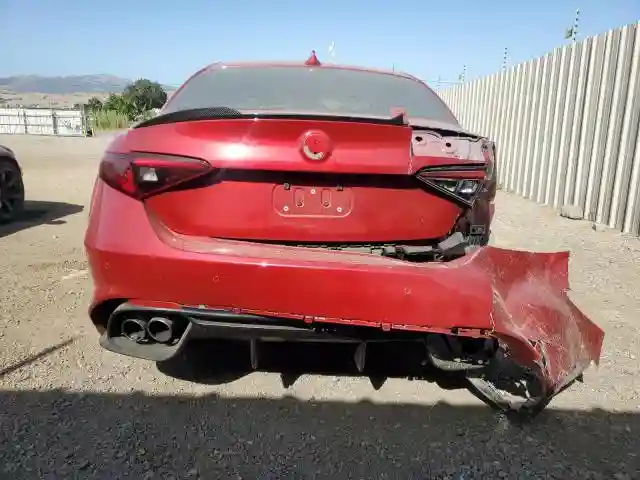 ZARFAEAV8J7581258 2018 ALFA ROMEO GIULIA-5