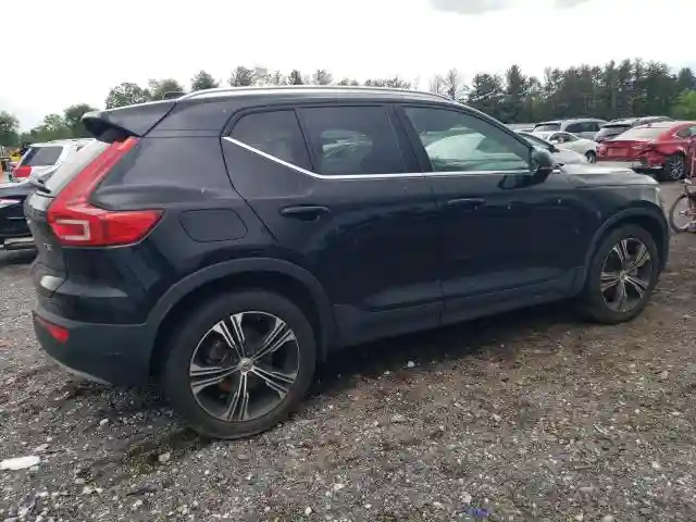 YV4162UL8M2476443 2021 VOLVO XC40-2