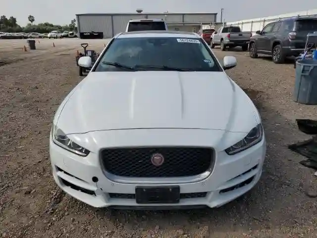SAJAD4BV2HA976586 2017 JAGUAR XE-4