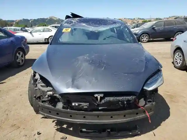 5YJXCBE28GF004725 2016 TESLA MODEL X-4
