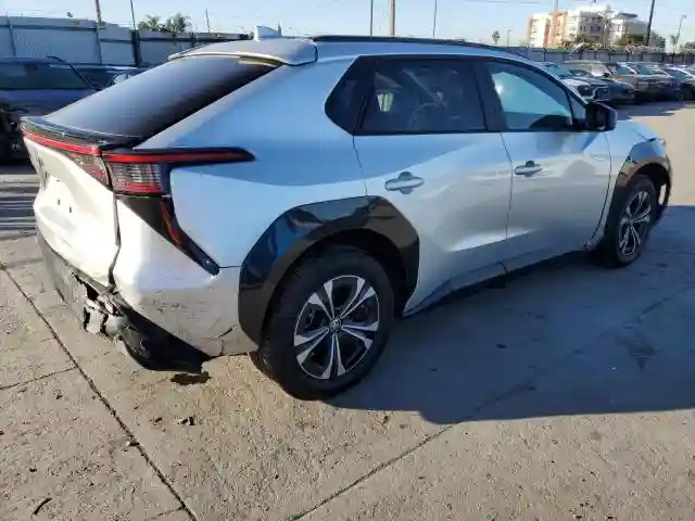 JTMAAAAA8PA015784 2023 TOYOTA BZ4X XLE-2