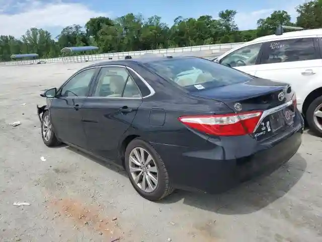 4T1BF1FK2HU697256 2017 TOYOTA CAMRY-1