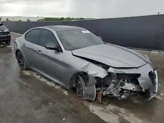 ZARFAMANXM7639885 2021 ALFA ROMEO GIULIA-3