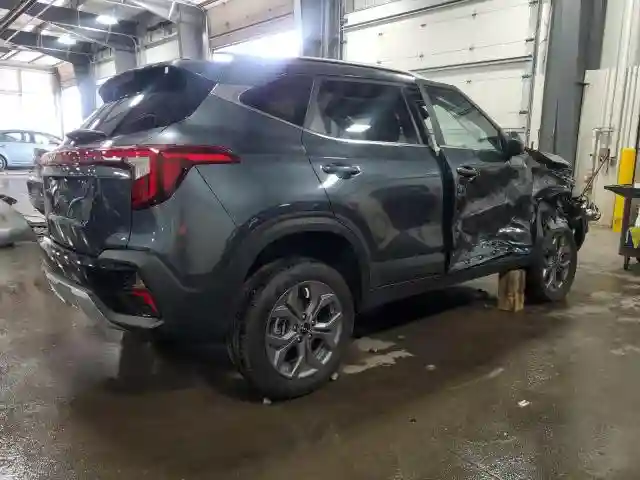 KNDEU2AA7R7615498 2024 KIA SELTOS-2