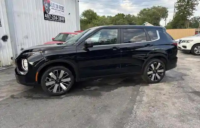JA4J3VA82SZ017730 2025 MITSUBISHI OUTLANDER-1