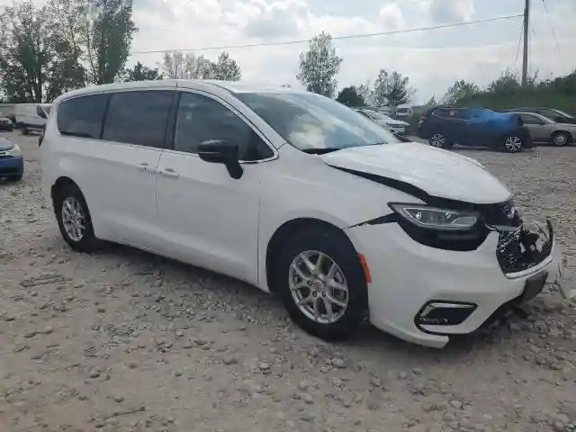 2C4RC1FGXRR135546 2024 CHRYSLER PACIFICA-3