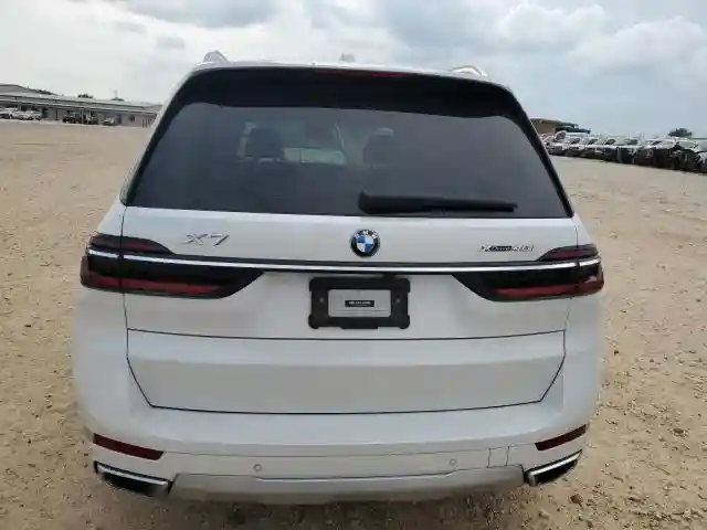 5UX23EM04R9S33099 2024 BMW X7-5