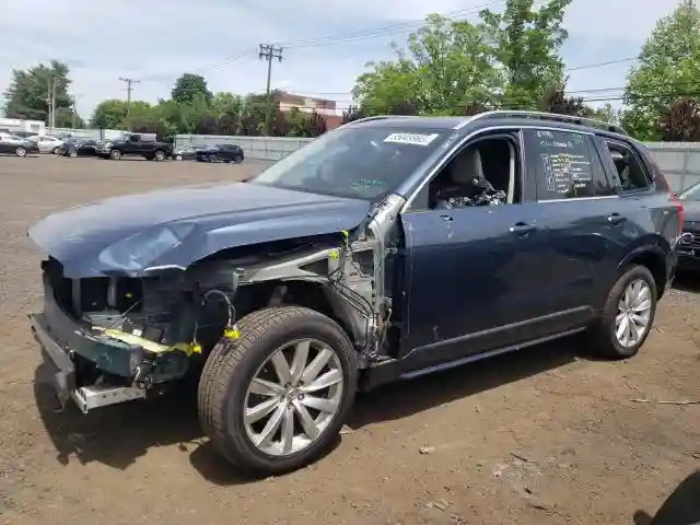 YV4A22PK8J1345030 2018 VOLVO XC90-0