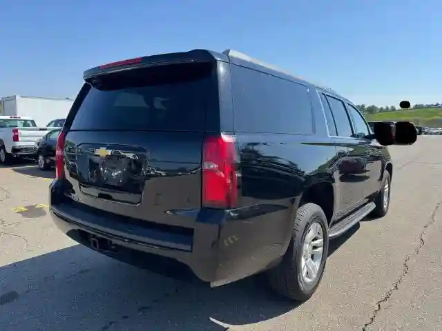1GNSKGKC7HR355426 2017 CHEVROLET SUBURBAN-3