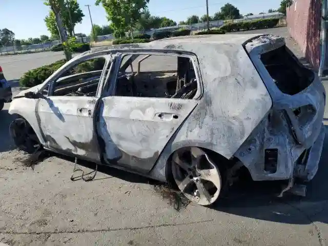 3VW447AU3GM017864 2016 VOLKSWAGEN GTI-1