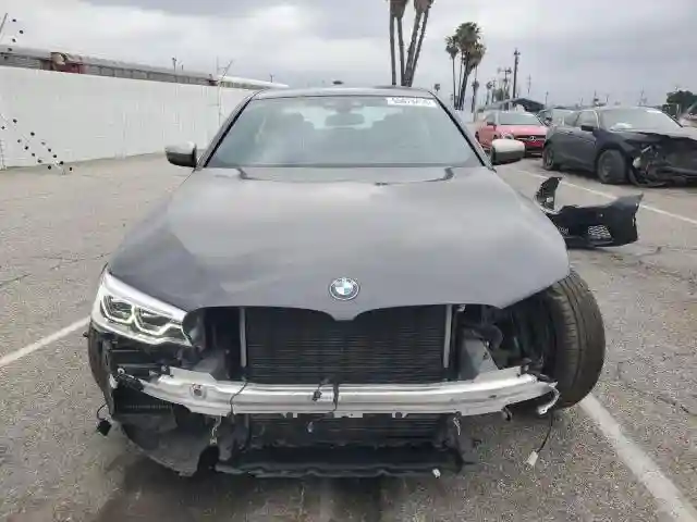 WBAJB9C59KB288809 2019 BMW 5 SERIES-4
