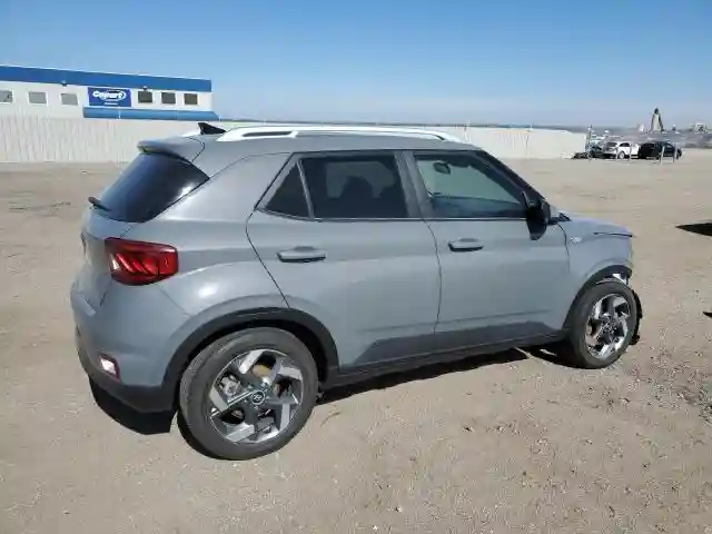 KMHRC8A33NU208388 2022 HYUNDAI VENUE-2