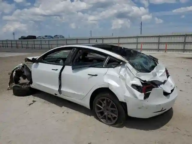 5YJ3E1EA3MF976870 2021 TESLA MODEL 3-1