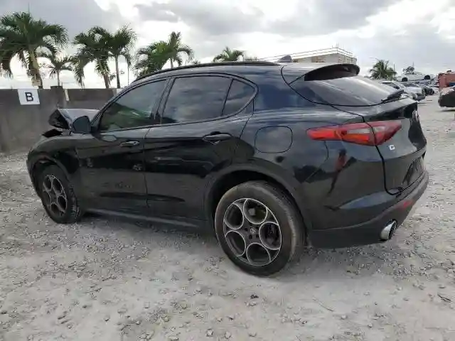 ZASFAKPN8J7B79599 2018 ALFA ROMEO STELVIO-1