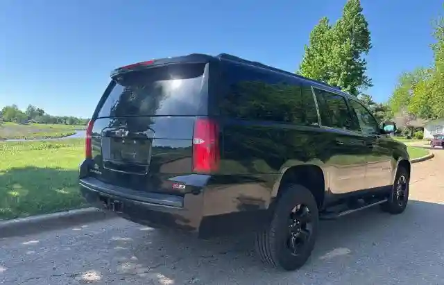 1GNSKHKC7HR377710 2017 CHEVROLET SUBURBAN-3