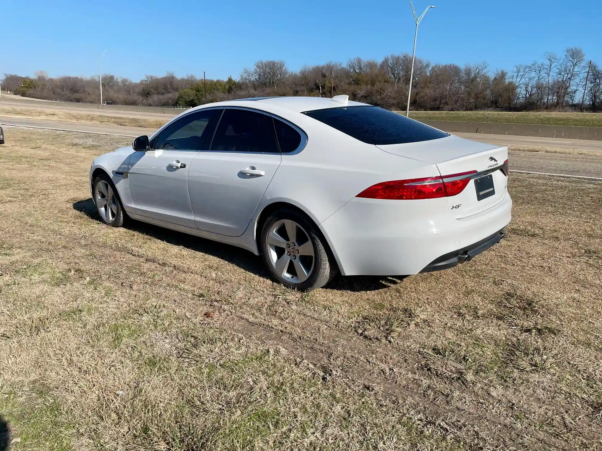 SAJBR4FX5JCY70175 2018 JAGUAR XF-2