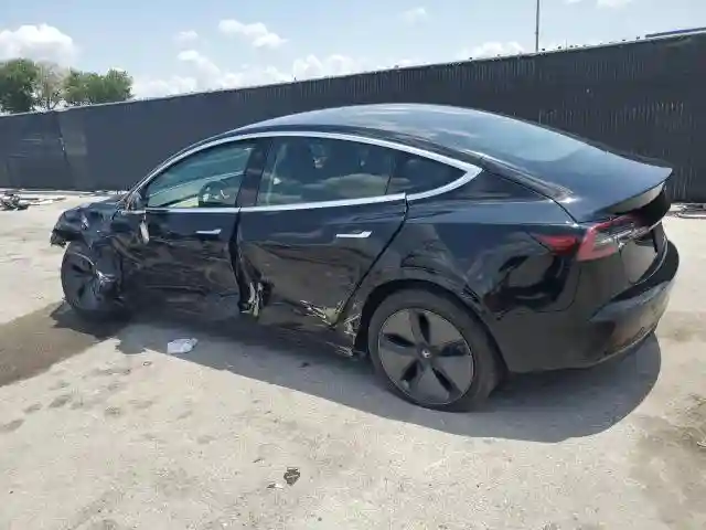 5YJ3E1EBXKF198945 2019 TESLA MODEL 3-1