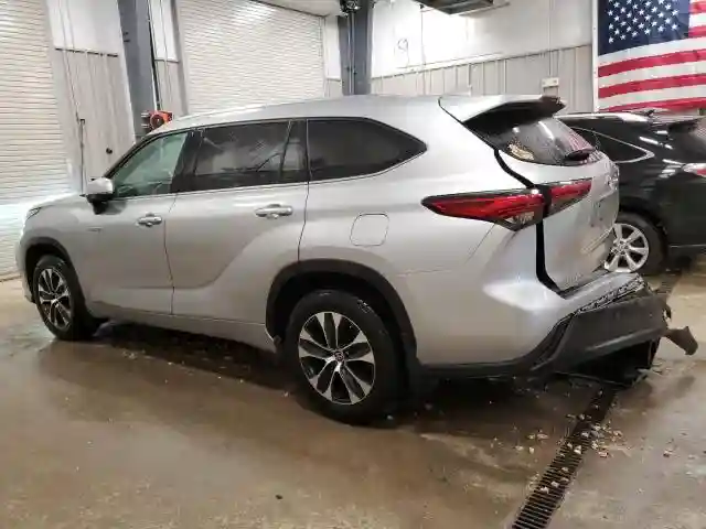 5TDHBRCH4MS514939 2021 TOYOTA HIGHLANDER-1