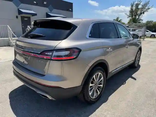 2LMPJ8J93LBL15854 2020 LINCOLN NAUTILUS-2