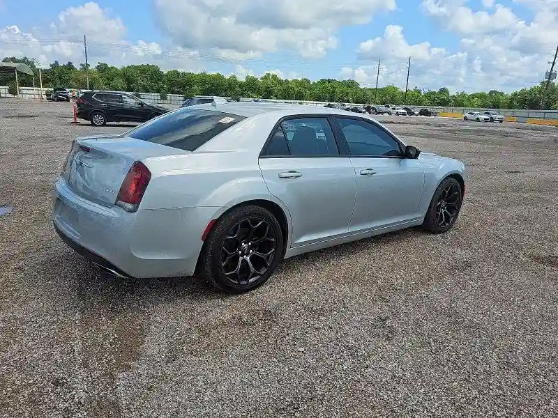 2C3CCAAG9KH733284 2019 CHRYSLER 300-2