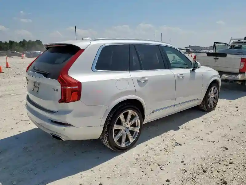 YV4A22PL2K1445165 2019 VOLVO XC90-2