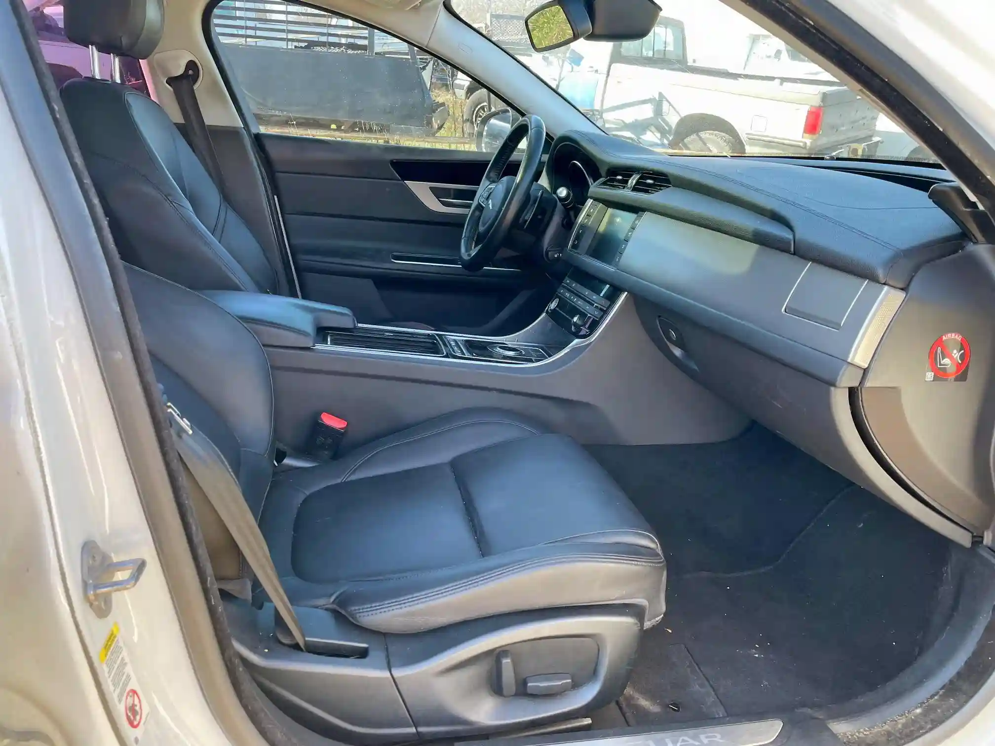 SAJBR4FX5JCY70175 2018 JAGUAR XF-4