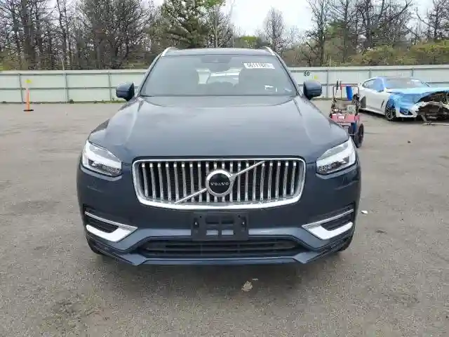 YV4A22PL9N1833773 2022 VOLVO XC90-4