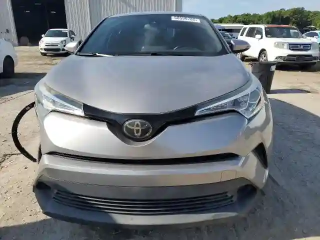 NMTKHMBX7JR052600 2018 TOYOTA C-HR-4
