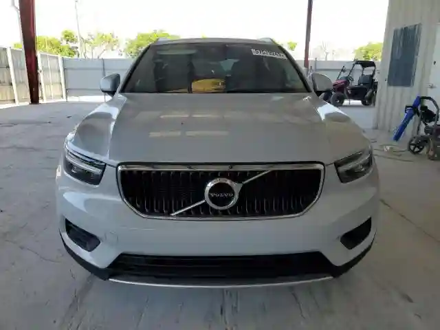 YV4162UK4N2782984 2022 VOLVO XC40-4