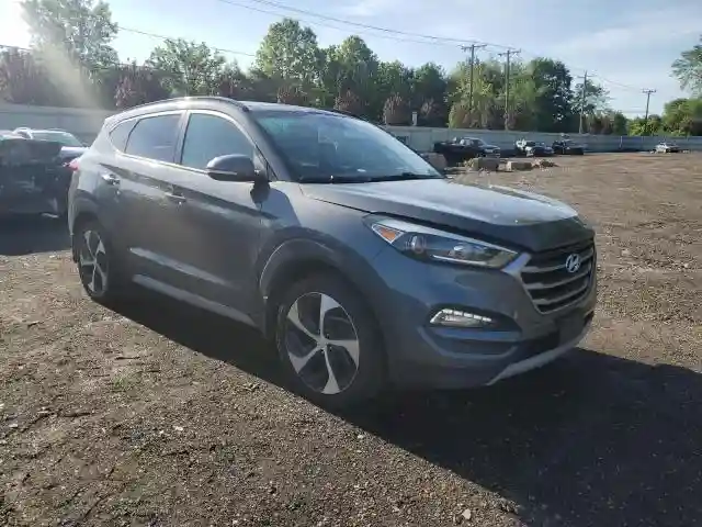 KM8J3CA27JU758078 2018 HYUNDAI TUCSON-3