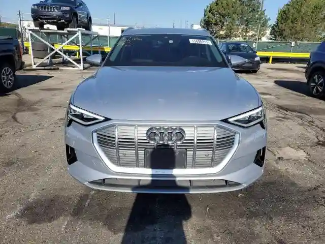 WA1LAAGE1NB026520 2022 AUDI E-TRON-4