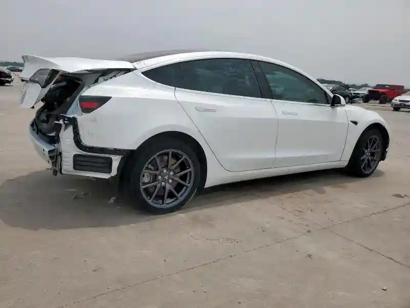 5YJ3E1EA6JF032654 2018 TESLA MODEL 3-2