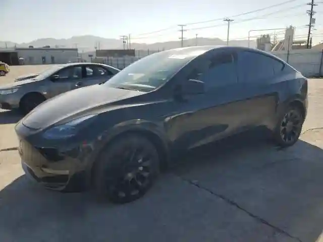 7SAYGDEE8RA231933 2024 TESLA MODEL Y-0