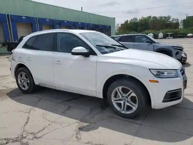 WA1ANAFY4J2130856 2018 AUDI Q5-3