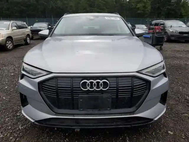 WA1AAAGE8NB005235 2022 AUDI E-TRON-4