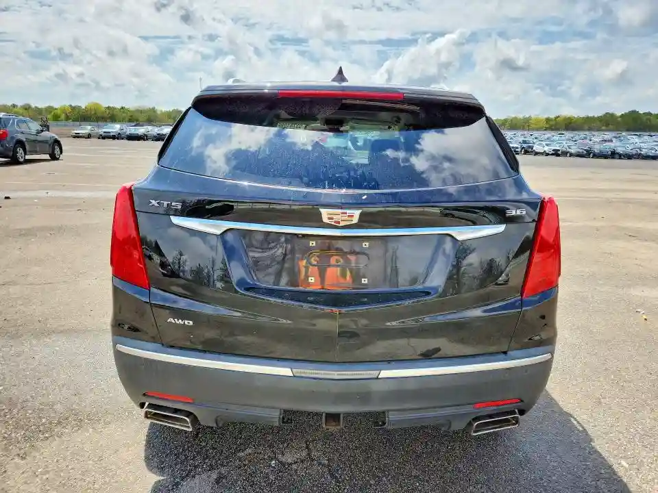 1GYKNFRS8JZ236548 2018 CADILLAC XT5-5