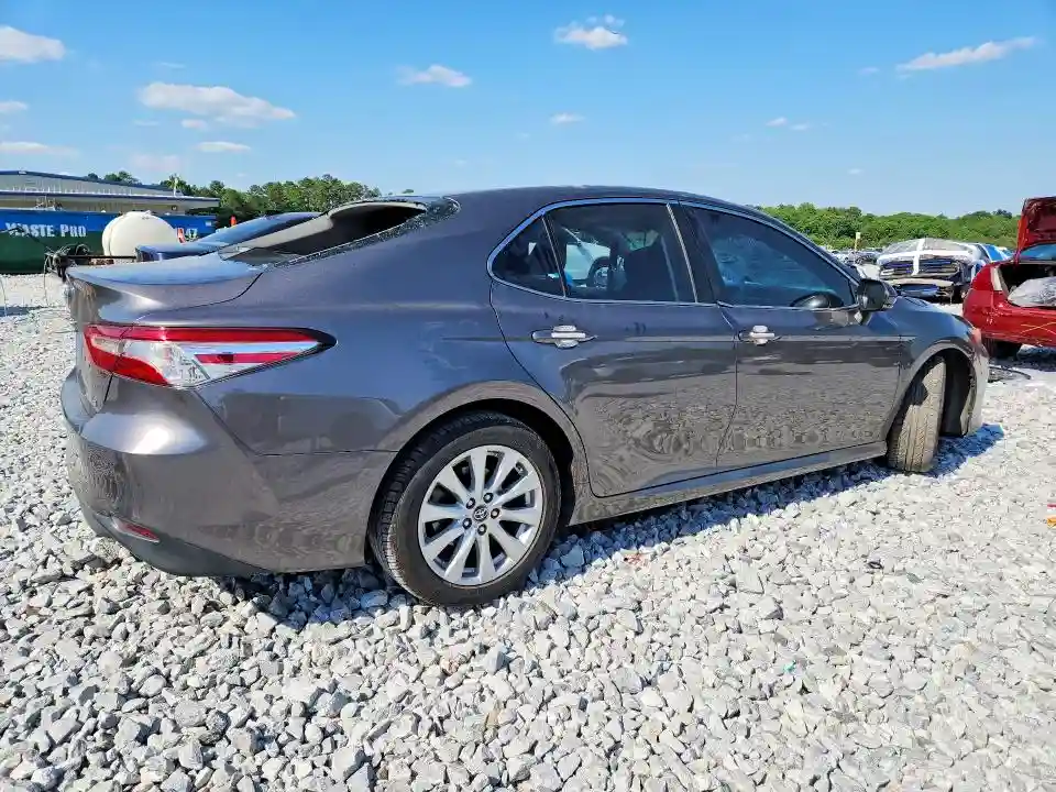 4T1B11HK7JU009298 2018 TOYOTA CAMRY-2