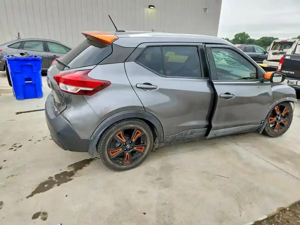 3N1CP5CU4JL525204 2018 NISSAN KICKS-2