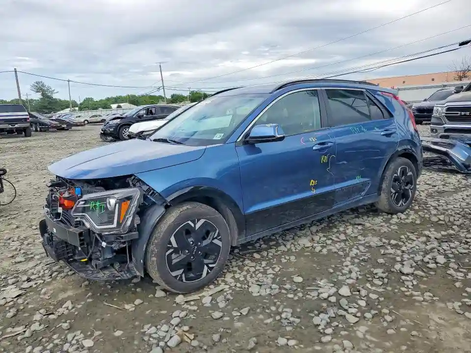 KNDCR3L14P5025036 2023 KIA NIRO-0