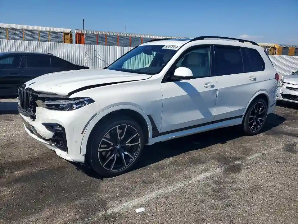 5UXCW2C07N9L11557 2022 BMW X7-0
