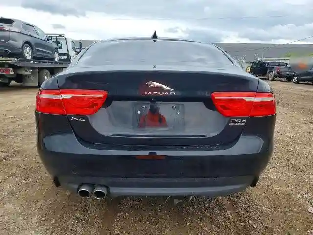SAJAJ4FN1JCP28228 2018 JAGUAR XE-5