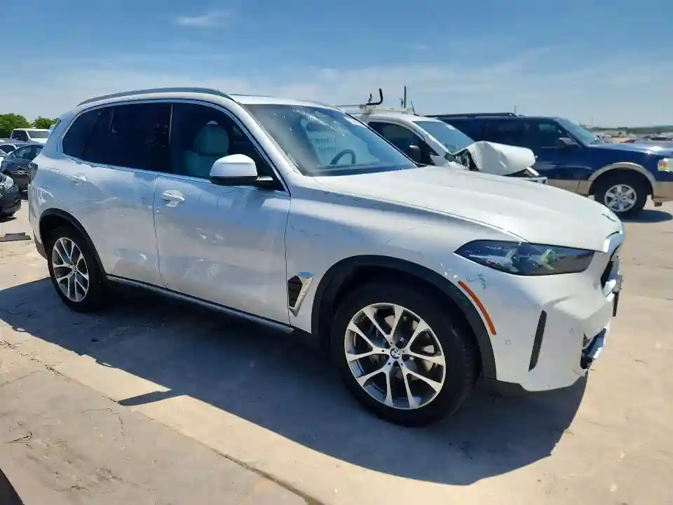 5UX23EU08R9V86848 2024 BMW X5-3