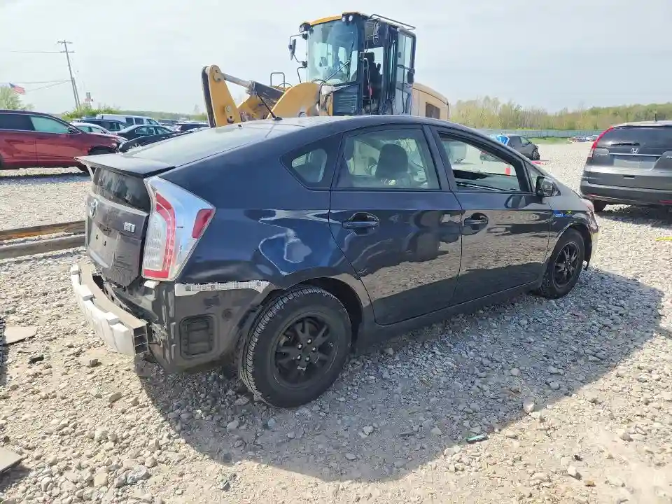 JTDKN3DU0F0420486 2015 TOYOTA PRIUS-2