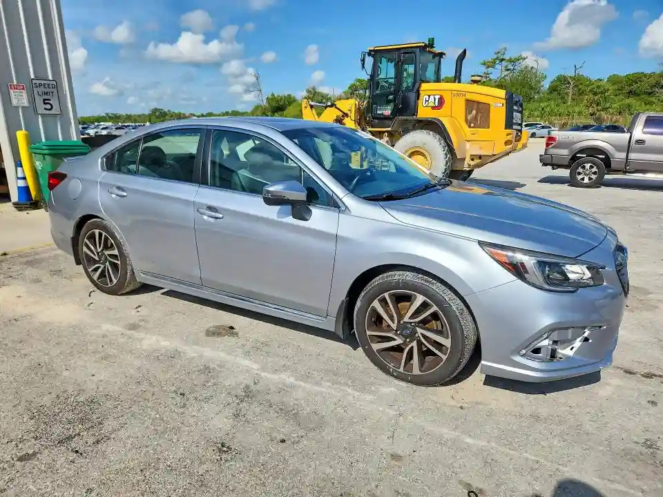 4S3BNAS64J3018812 2018 SUBARU LEGACY-3