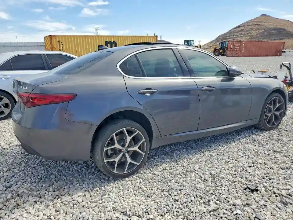 ZARFANBN7M7643638 2021 ALFA ROMEO GIULIA-2