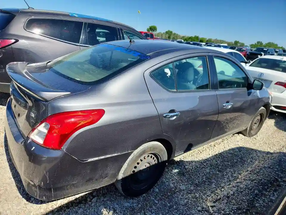 3N1CN7AP7KL820345 2019 NISSAN VERSA-2