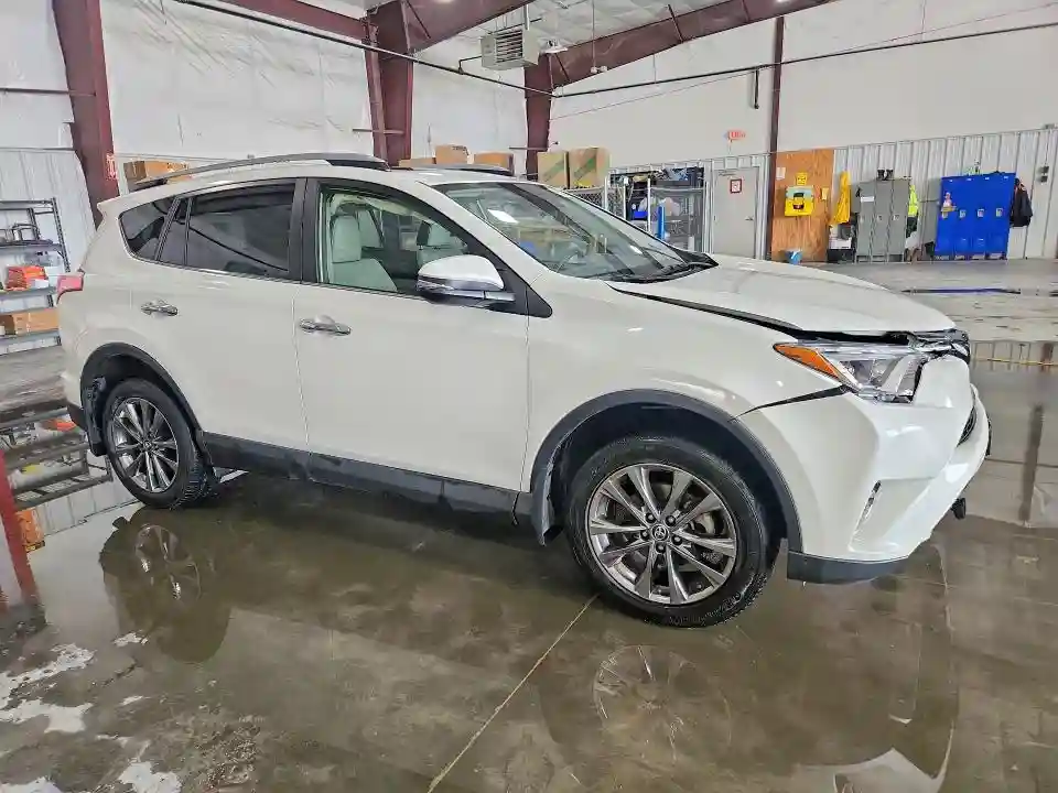 JTMDFREVXJJ731040 2018 TOYOTA RAV4-3