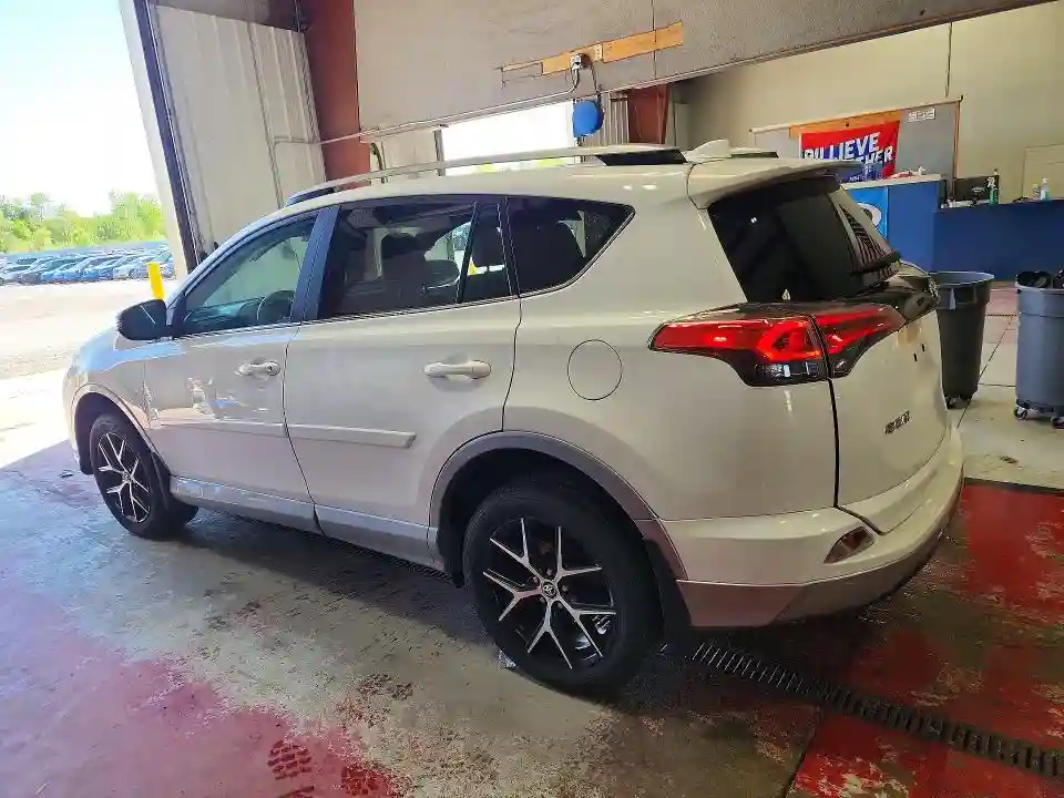 2T3JFREV9JW812583 2018 TOYOTA RAV4-1