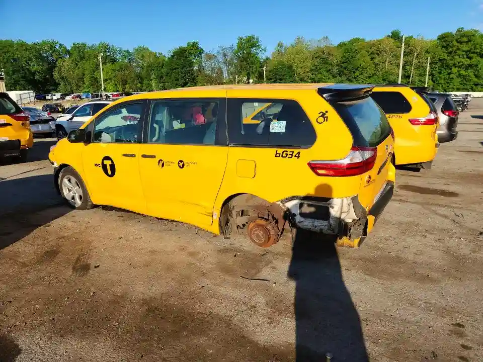 5TDZK3DC9GS756019 2016 TOYOTA SIENNA-1