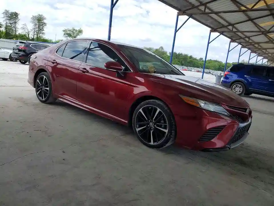 4T1B61HK9JU560656 2018 TOYOTA CAMRY-3